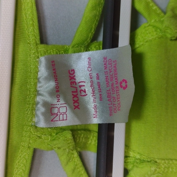 Lime green butterfly top - Picture 2 of 10